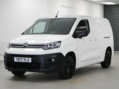 Used Citroën Berlingo 130 HP (95 kW) 2021 White MPV