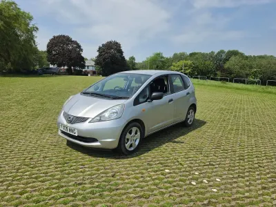 Used Honda Jazz SE 90 HP (66 kW) 2009 Silver Hatchback