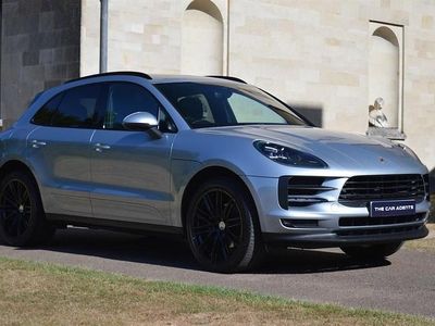 Dolomite silver metallic Used 2018 Porsche Macan SUV | £30,995 (Fair price)