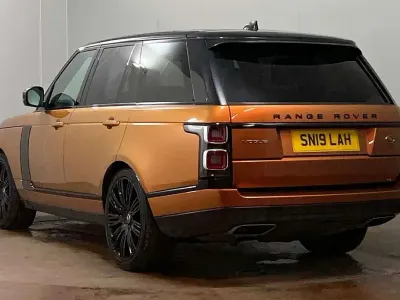 Begagnad Land Rover Range Rover Vogue 271 HK (199 kW) 2019 Orange SUV