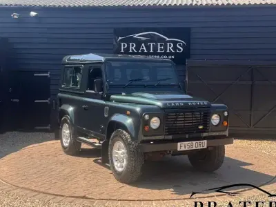 Used Land Rover Defender 124 HP (91 kW) 2009 Green Hatchback
