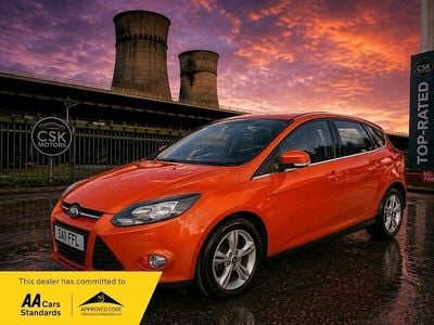Używany Ford Focus Zetec 125 KM (91 kW) 2012 Czerwony Hatchback