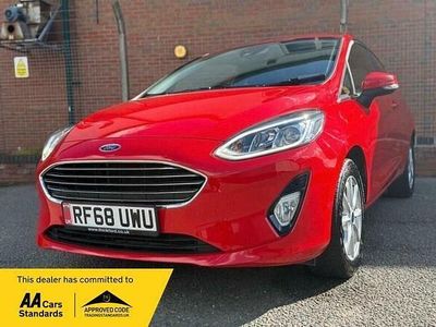 Used Ford Fiesta Zetec 70 HP (51 kW) 2019 Red Hatchback
