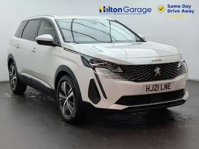 Used Peugeot 5008 Allure Premium 130 HP (95 kW) 2021 White SUV