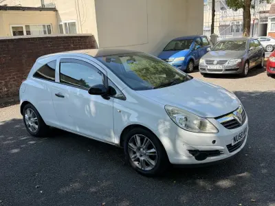Used Vauxhall Corsa 2008 White Hatchback