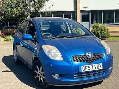 Begagnad Toyota Yaris SR 85 HK (62 kW) 2007 Blå Halvkombi