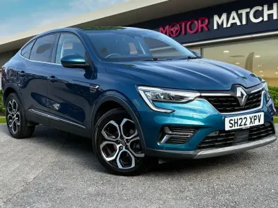 Begagnad Renault Arkana Version S 2022 Blå SUV