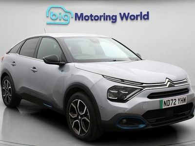 Begagnad Citroën e-C4 Shine 100 kW (136 HK) 2023 Grå Halvkombi