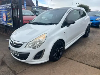 Used Vauxhall Corsa Edition 85 HP (62 kW) 2011 White Hatchback