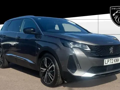 Gebraucht Peugeot 5008 Premium 131 PS (96 kW) 2022 Grau SUV