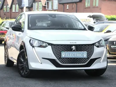 Used Peugeot e-208 Allure Premium 100 kW (136 HP) 2022 White Hatchback