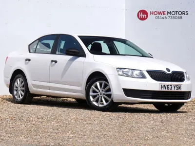 Used Skoda Octavia SE 105 HP (77 kW) 2013 White Hatchback