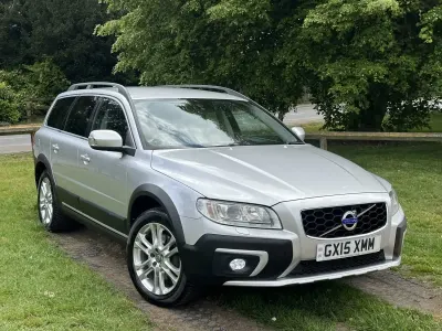 Usado Volvo XC70 SE Lux 215 CV (158 kW) 2015 Plateado Familiar