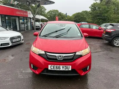 Used Honda Jazz SE 102 HP (75 kW) 2016 Red Hatchback