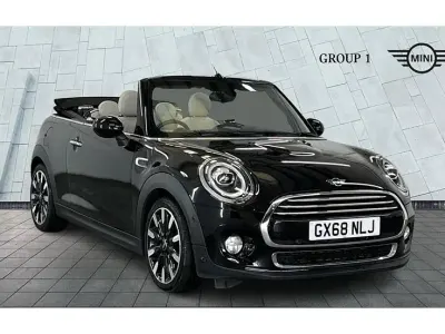 Usado Mini Cooper Cabriolet Exclusive 136 HP (100 kW) 2019 Preto Cabrios
