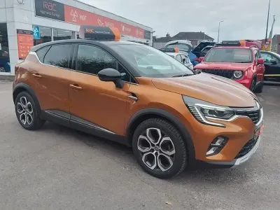 Used Renault Captur Version S 2020 Orange/black SUV