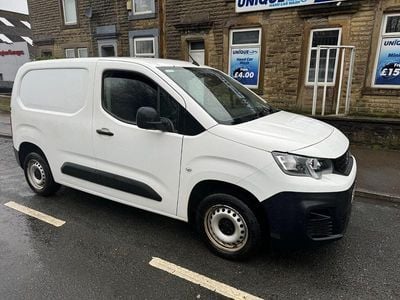 Used Peugeot Partner S 2019 White MPV