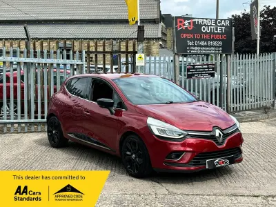 Used Renault Clio Dynamique 2017 Red Hatchback