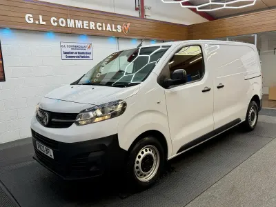Used Vauxhall Vivaro S 100 HP (73 kW) 2023 White MPV
