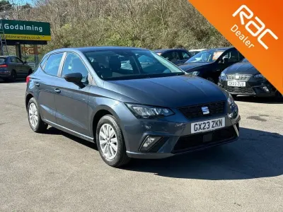 Usado Seat Ibiza SE 95 CV (69 kW) 2023 Gris Utilitario