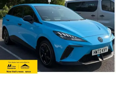 Used MG MG4 EV SE 50 kW (69 HP) 2022 Blue Hatchback