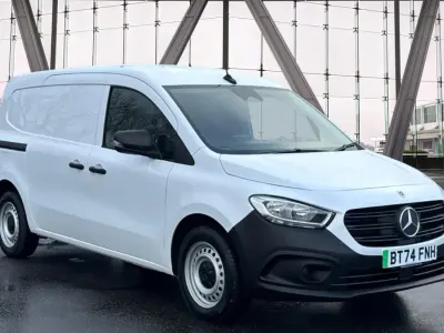Begagnad Mercedes eCitan 89 kW (122 HK) 2025 Vit Van