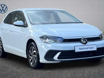 Used VW Polo Life 80 HP (58 kW) 2024 Pure white Hatchback