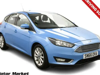 Used Ford Focus Titanium 125 HP (91 kW) 2016 Blue Hatchback