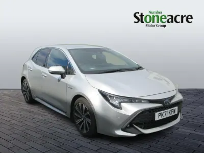 Used Toyota Corolla Design 184 HP (135 kW) 2021 Silver Hatchback