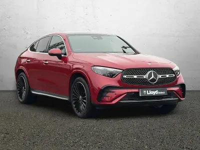 Käytetty Mercedes GLC300 AMG line 2023 Punainen Coupe - kaksiovinen