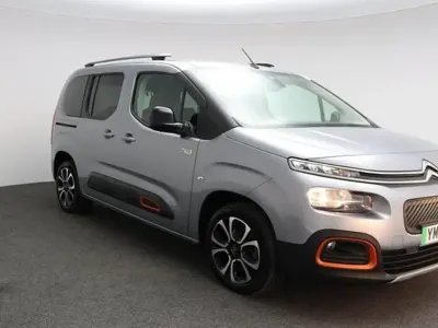 Begagnad Citroën e-Berlingo XTR 100 kW (136 HK) 2023 Minibuss