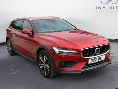 Used Volvo V60 CC 194 HP (142 kW) 2021 Estate