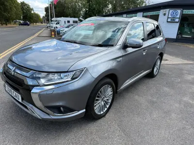 Used Mitsubishi Outlander P-HEV 174 HP (127 kW) 2019 Grey Estate