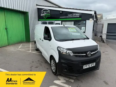 Used Vauxhall Vivaro S 100 HP (73 kW) 2020 White MPV