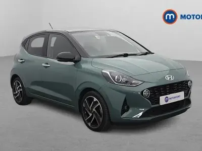 Used Hyundai i10 Premium 67 HP (49 kW) 2023 Green Hatchback