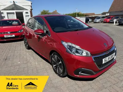 Używany Peugeot 208 S 2019 Czerwony Hatchback