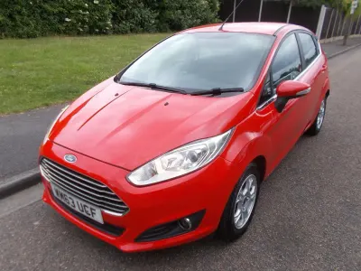Used Ford Fiesta Zetec 95 HP (69 kW) 2014 Red Hatchback