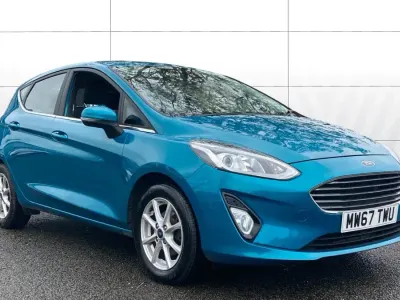 Usado Ford Fiesta Zetec 85 HP (62 kW) 2001 Citadino