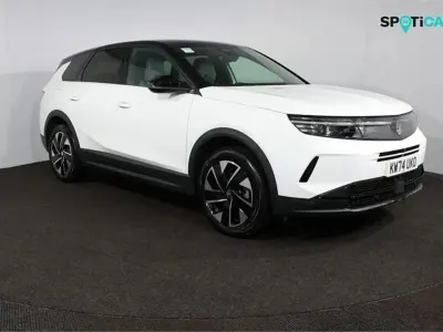 Używany Vauxhall Grandland X Ultimate 134 KM (98 kW) 2025 Biały SUV
