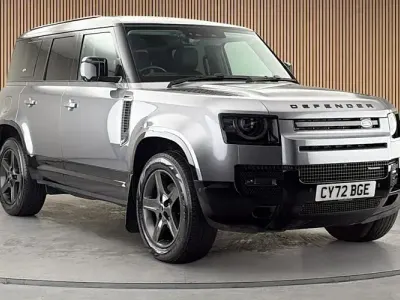 Used Land Rover Defender SE Dynamic 249 HP (183 kW) 2025 SUV