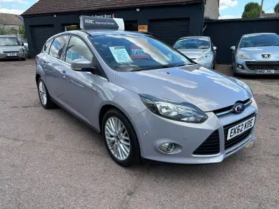 Used Ford Focus Zetec 125 HP (91 kW) 2012 Blue Hatchback