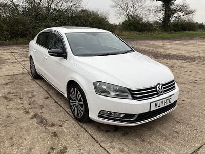 White Used 2011 VW Passat Sportline Sedan | £2,495 (Fair price)