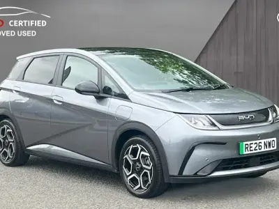 Nowe BYD Dolphin Design 150 kW (204 KM) 2026 Szary Hatchback