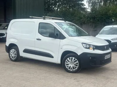 Used Peugeot Partner 100 HP (73 kW) 2021 White MPV