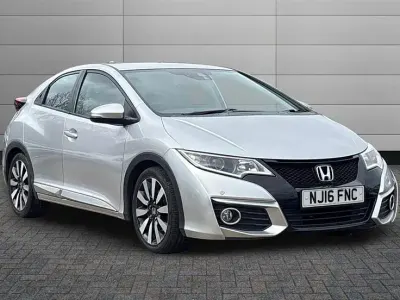 Begagnad Honda Civic SE Plus 100 HK (73 kW) 2016 Silver Halvkombi