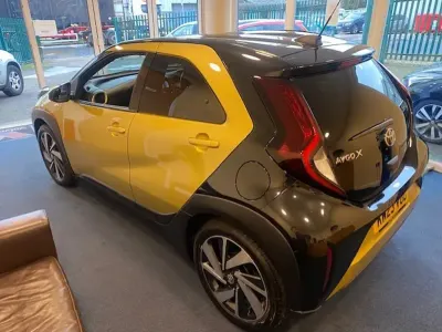 Used Toyota Aygo X 72 HP (52 kW) 2023 Gold SUV