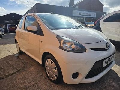 Used Toyota Aygo 68 HP (50 kW) 2013 White Hatchback