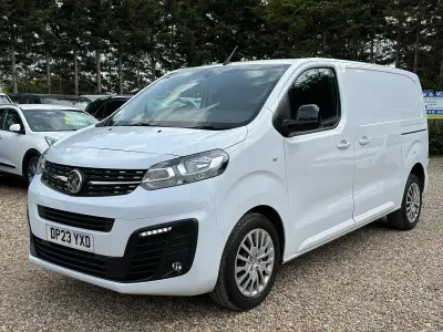 Used Vauxhall Vivaro S 100 HP (73 kW) 2023 White MPV