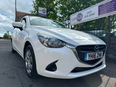 Używany Mazda 2 75 KM (55 kW) 2016 Biały Hatchback
