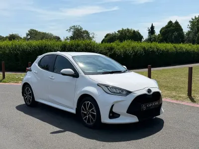 Used Toyota Yaris Design 116 HP (85 kW) 2022 White Hatchback